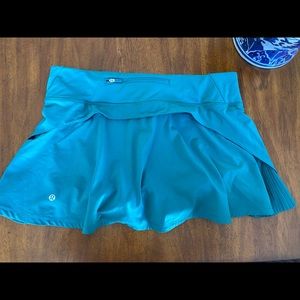 Lululemon size 10 green tennis skirt